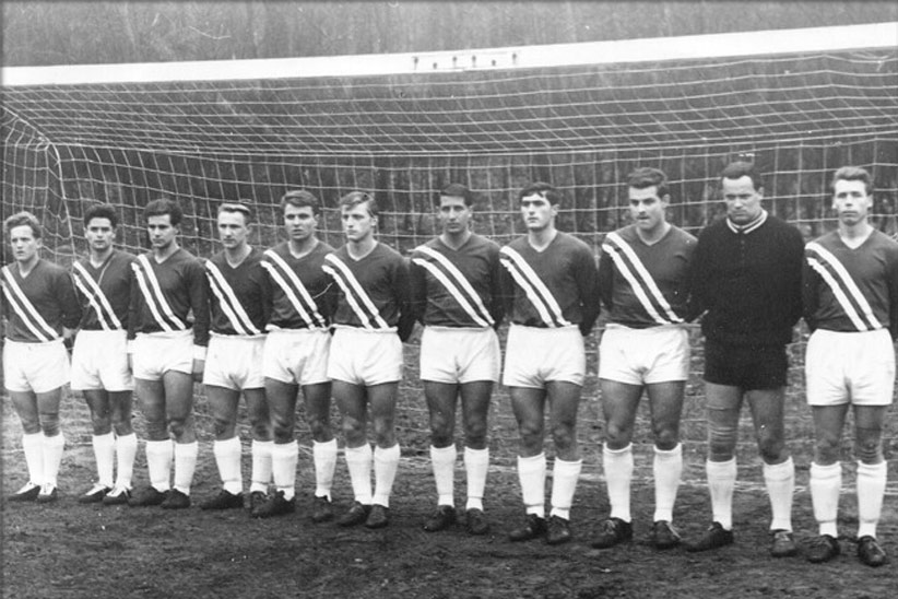 tl_files/Abseits/img/Mannschaften/60er.jpg tl_files/Abseits/img/Mannschaften/60er.jpg