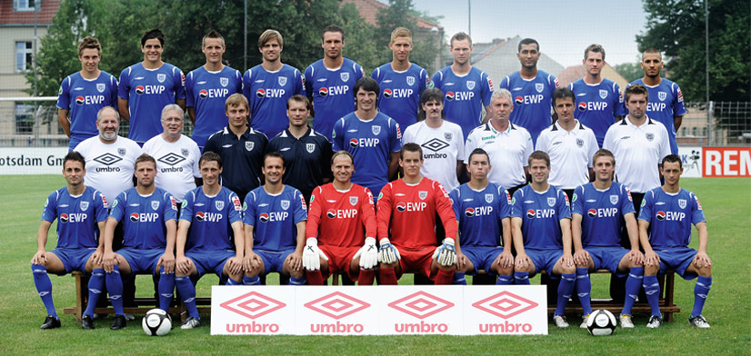 tl_files/Abseits/img/Mannschaften/mannschaft10_11.jpg tl_files/Abseits/img/Mannschaften/mannschaft10_11.jpg